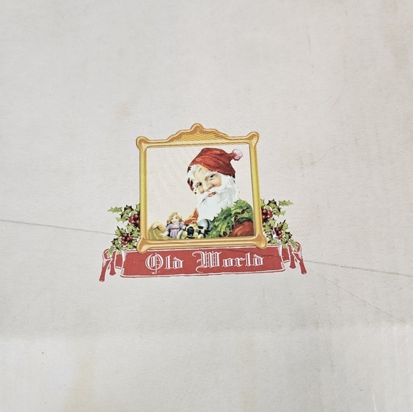 Carved Old World Victorian Santa Claus Pillar Candle Holder Painted Resin in Box - Picture 9 of 10